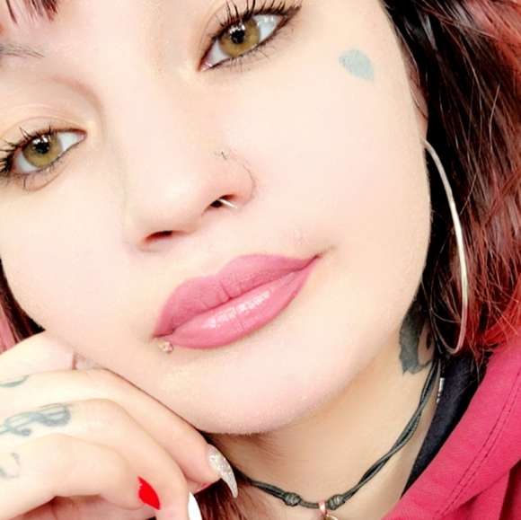 Meet your Posher, Kitty - Picture 2 of 2